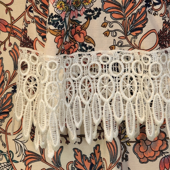 Boho Style Mini dress with crocheted sleeve - Picture 8 of 16